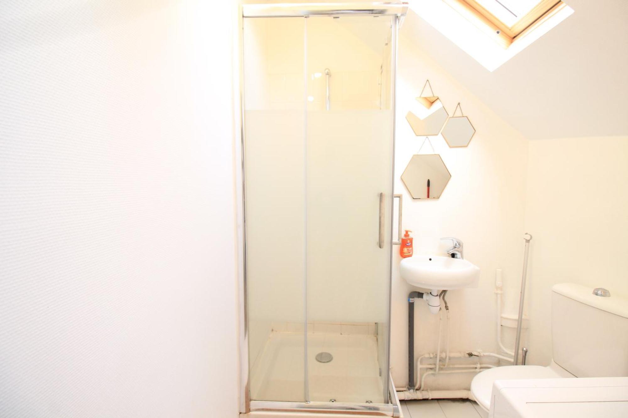 Appartement Parisien: Proche CDG, Wi-Fi et Netflix Inclus Drancy Exterior photo